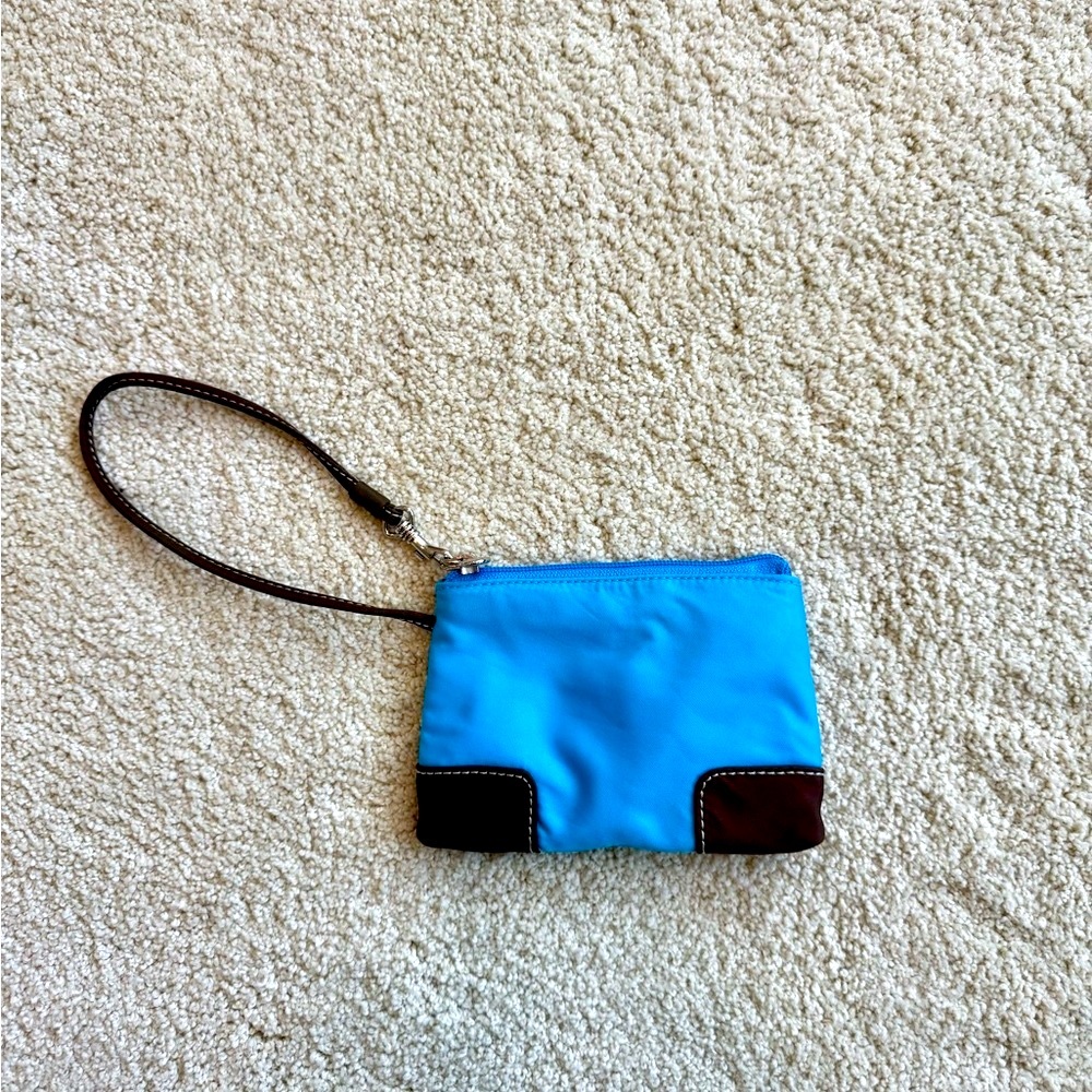 Liz Claiborne Turquoise Zip Pouch